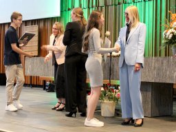 Abschlussgottes-Zeugnis-Stufe-10_25